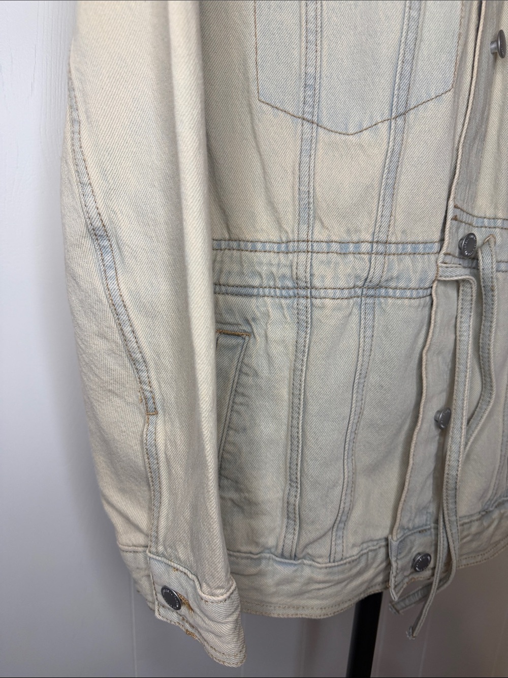Universal Thread Cream Drawstring Denim Shirt Jacket - Picture 3 of 5